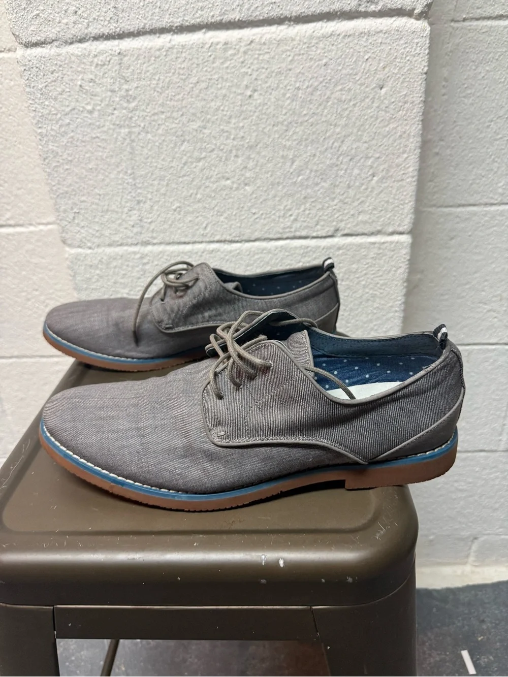 Call It Spring Men's Gray Chukka Lace-Up Shoes with Blue Trim